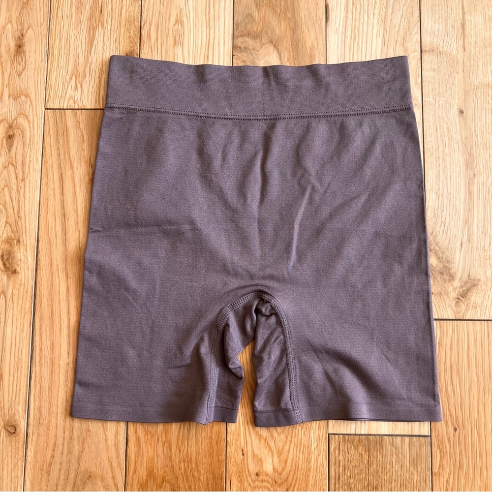 Danskin Intimates Seamless Slip Short With Double Layer Waistband Size Small - Picture 4 of 6